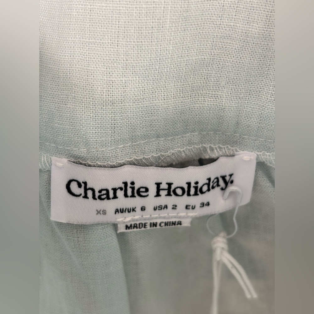 Charlie Holiday / linen set / top-size: (XS) / bottom-size: (S) color: baby blue - Picture 8 of 10
